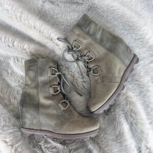 Sorel Joan of Arctic Wedge II Boots Size 6 Army Green Waterproof Leather Booties